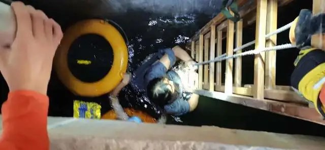 惠阳一栋新楼地下室有个洞，水深2米多，有人掉下去爬不起来